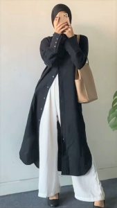 style tunik hijab kekinian dipadukan dengan warna hitam