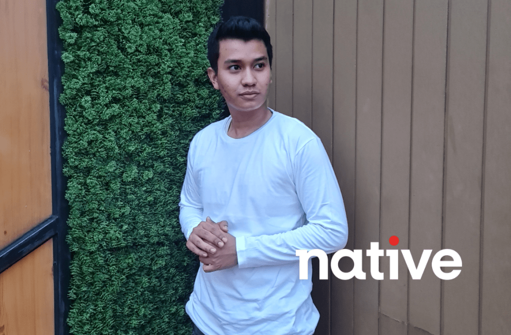 kaos putih polos lengan panjang pria